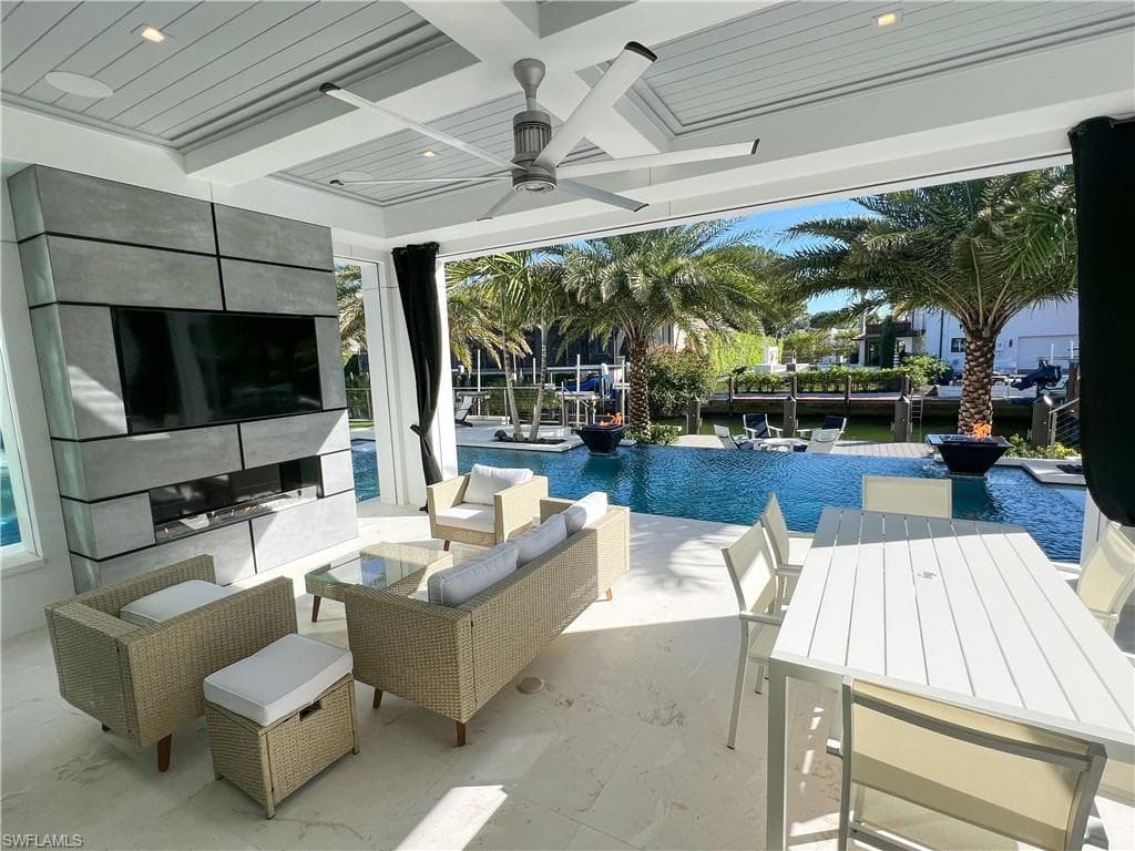 2201 Shad Ct, Naples, FL 34102-43