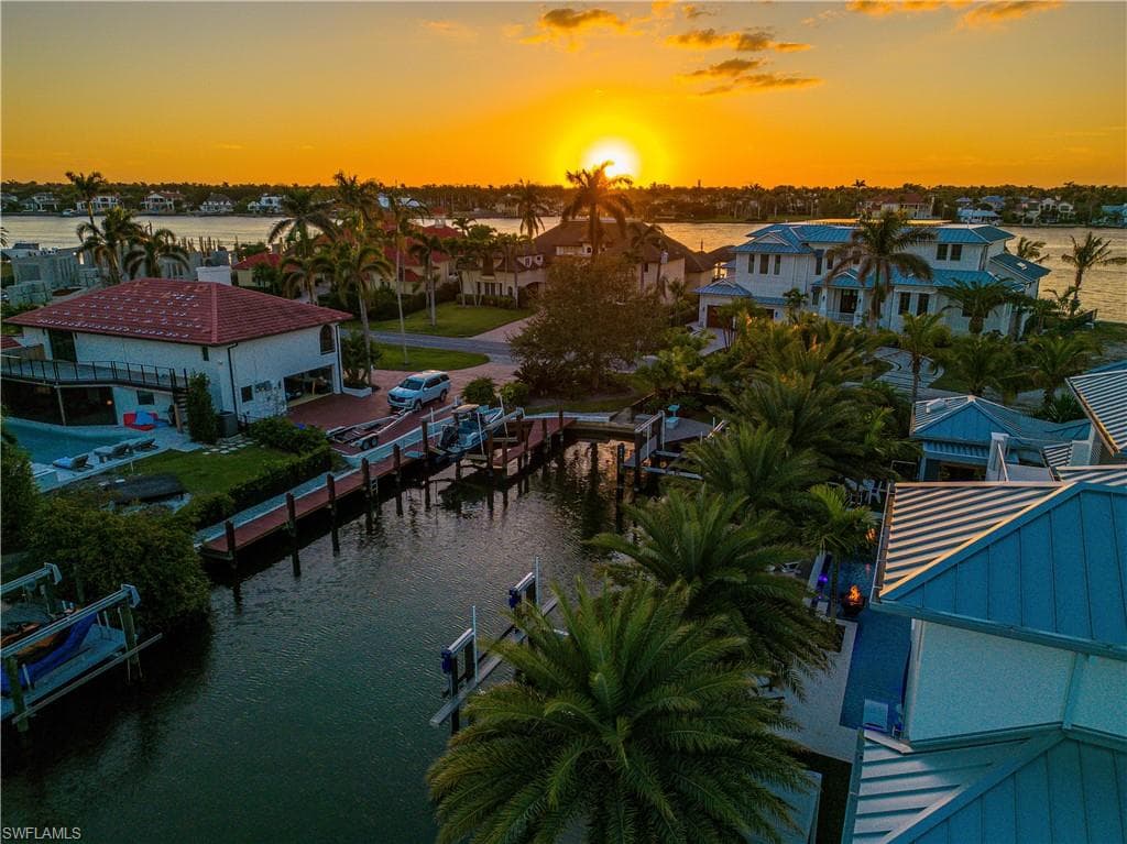 2201 Shad Ct, Naples, FL 34102-7