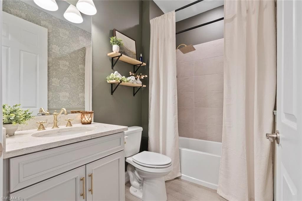 496 Polihale Way, Naples, FL 34114-25