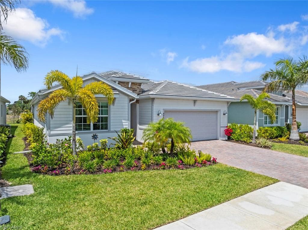 496 Polihale Way, Naples, FL 34114-2