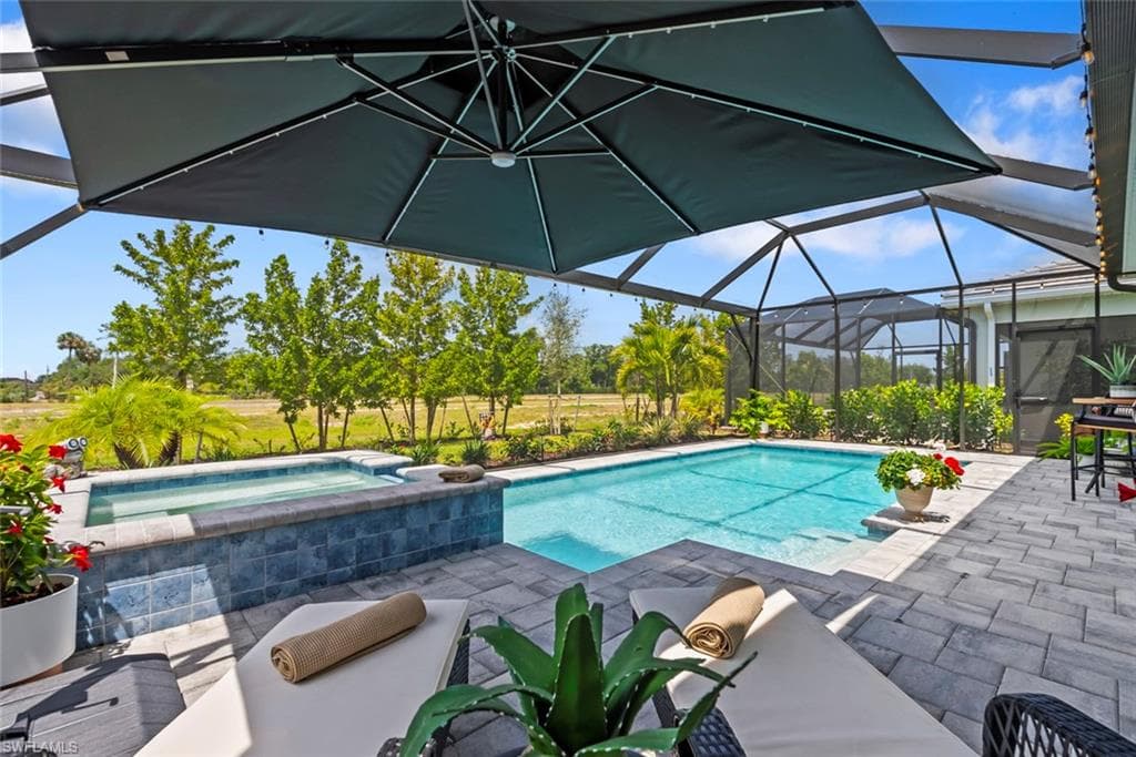496 Polihale Way, Naples, FL 34114-5