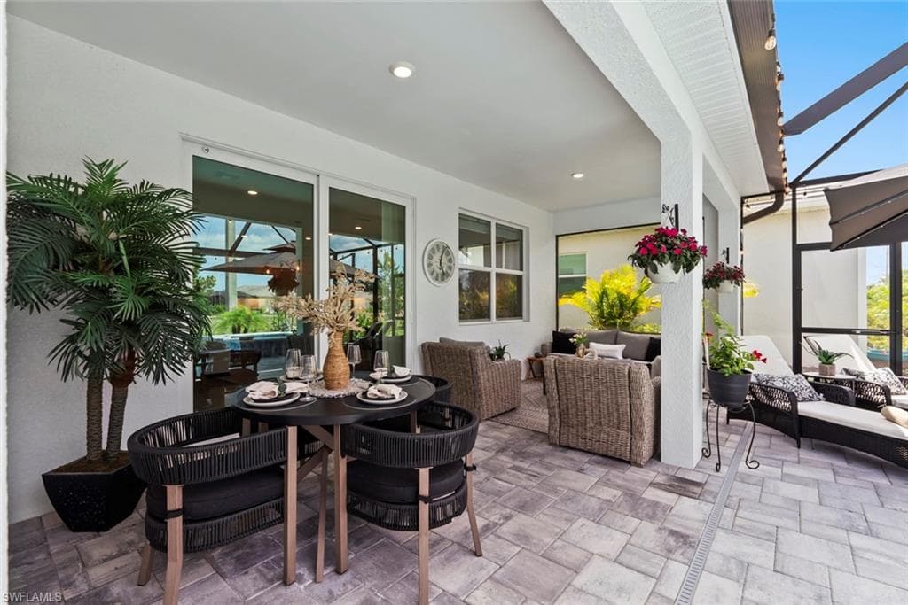496 Polihale Way, Naples, FL 34114-7