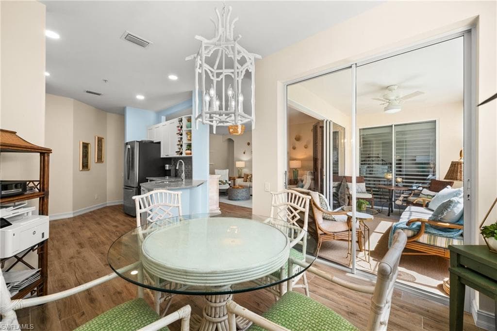 770 Tarpon Cove Dr 702, Naples, FL 34110-9