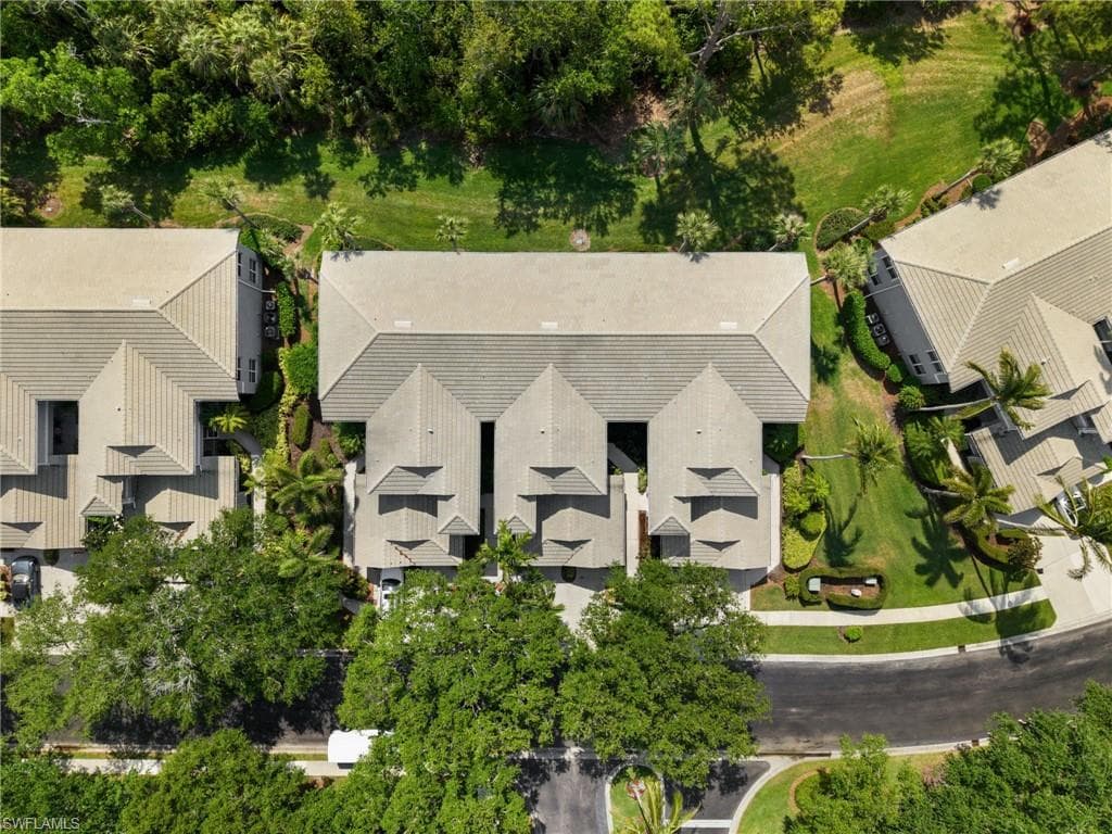 770 Tarpon Cove Dr 702, Naples, FL 34110-26