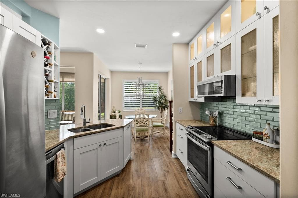 770 Tarpon Cove Dr 702, Naples, FL 34110-6