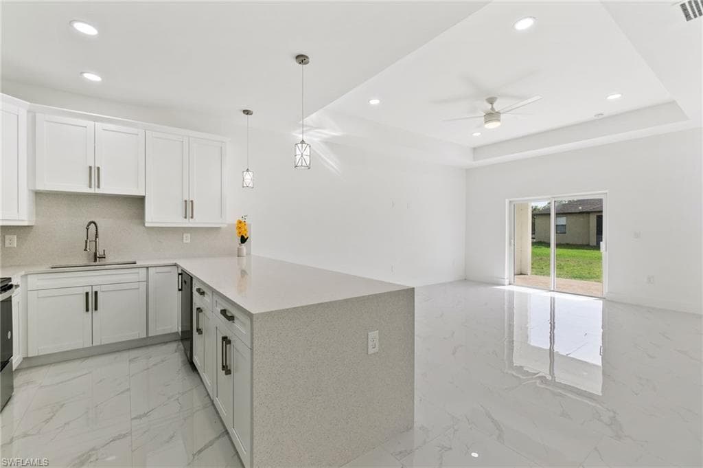 2518 Park Rd, Lehigh Acres, FL 33971-2