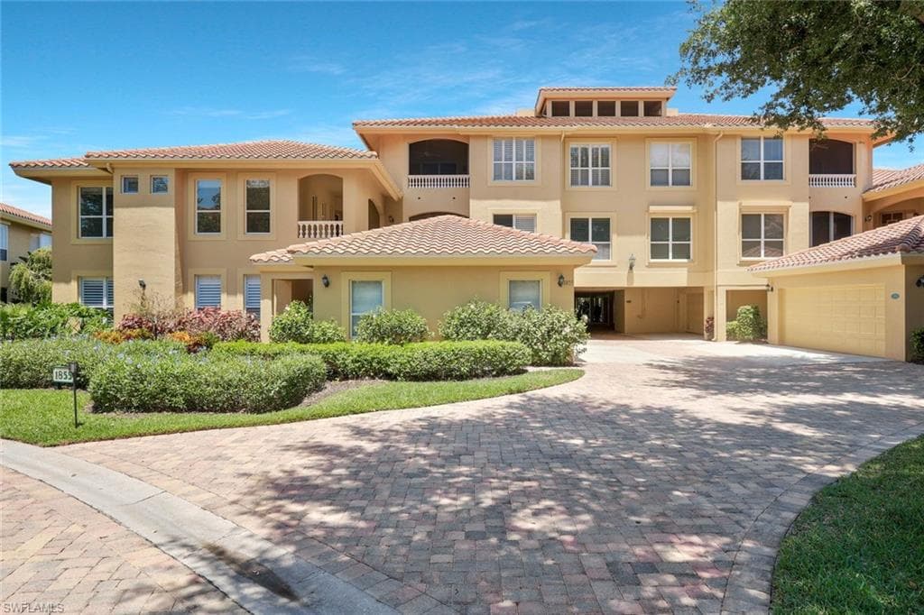 1855 Les Chateaux Blvd 5-201, Naples, FL 34109-28