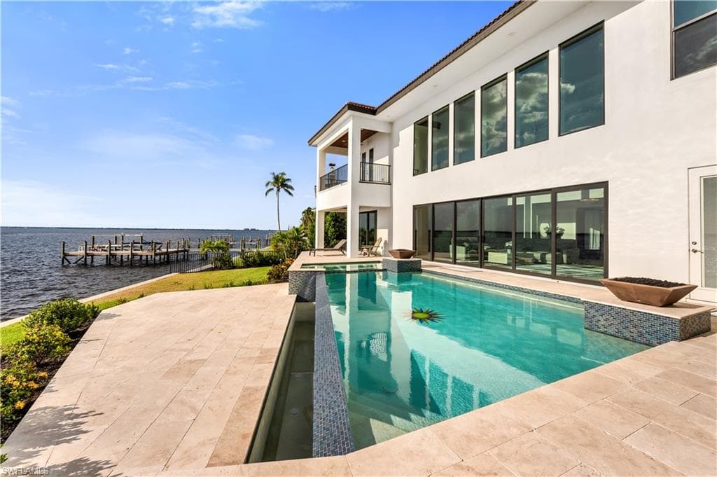 3924 Riverside Dr, Fort Myers, FL 33901-40
