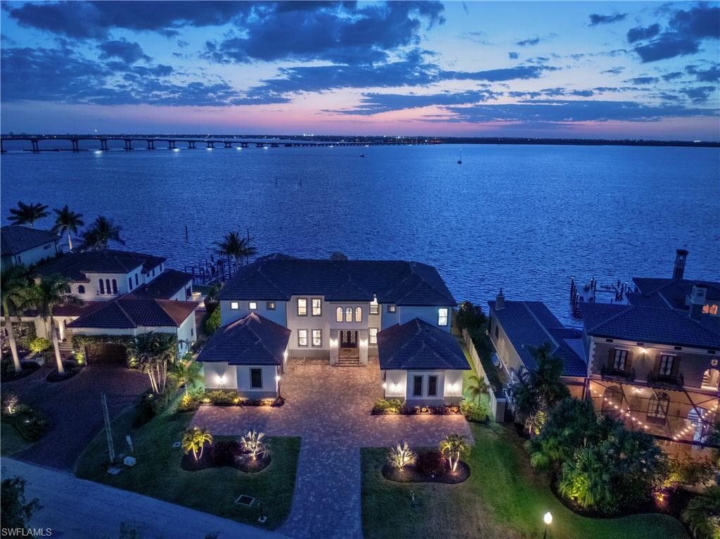 3924 Riverside Dr, Fort Myers, FL 33901-6