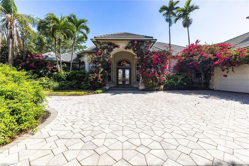 2339 Alexander Palm Dr, Naples, FL 34105-6