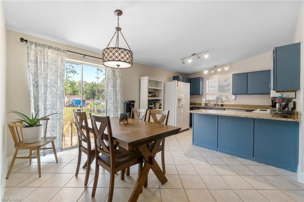 /property-images/225045640-2.jpg