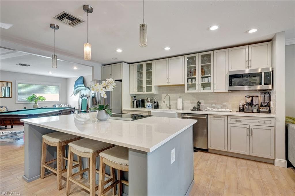 /property-images/225045835-2.jpg