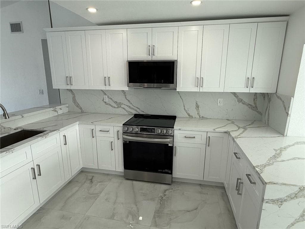 2823 Janet St, Matlacha, FL 33993-9
