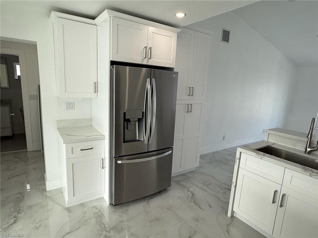 2823 Janet St, Matlacha, FL 33993-10