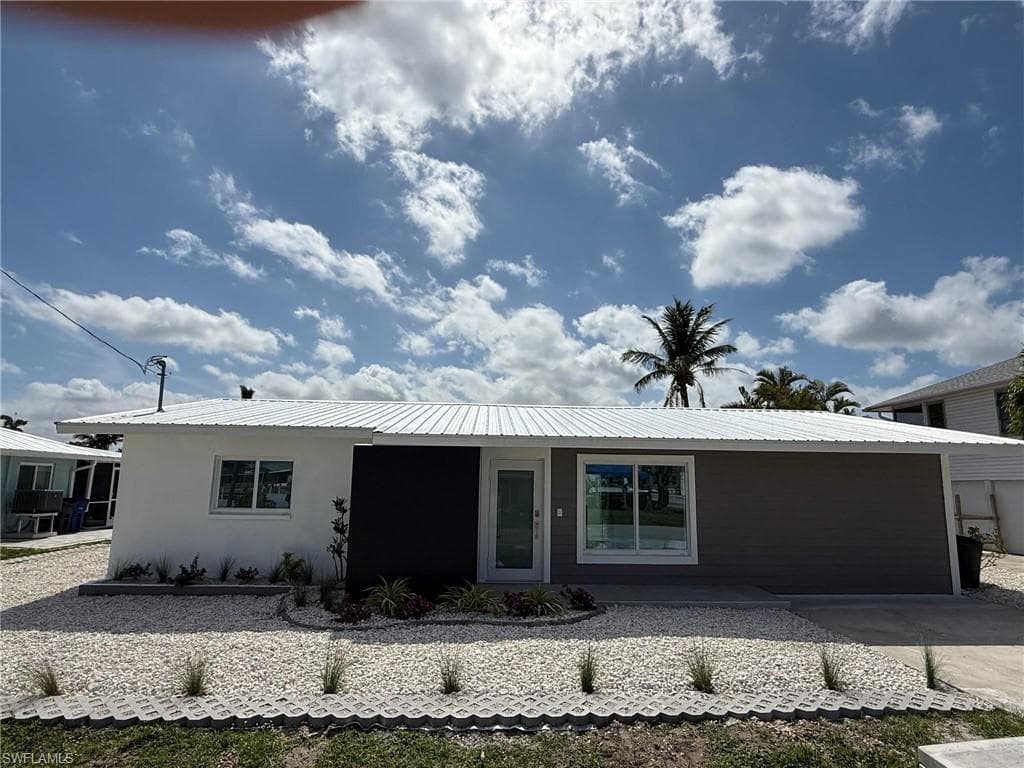 2823 Janet St, Matlacha, FL 33993-14