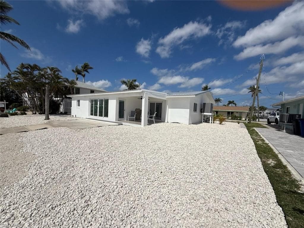 2823 Janet St, Matlacha, FL 33993-15