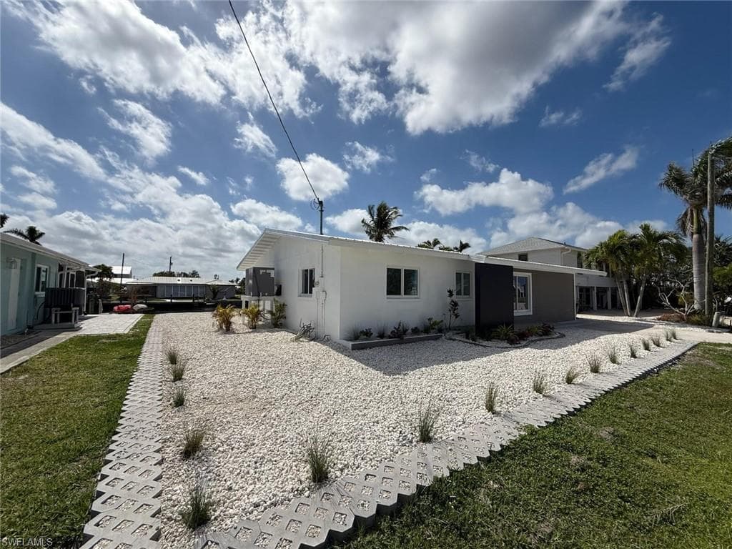 2823 Janet St, Matlacha, FL 33993-16