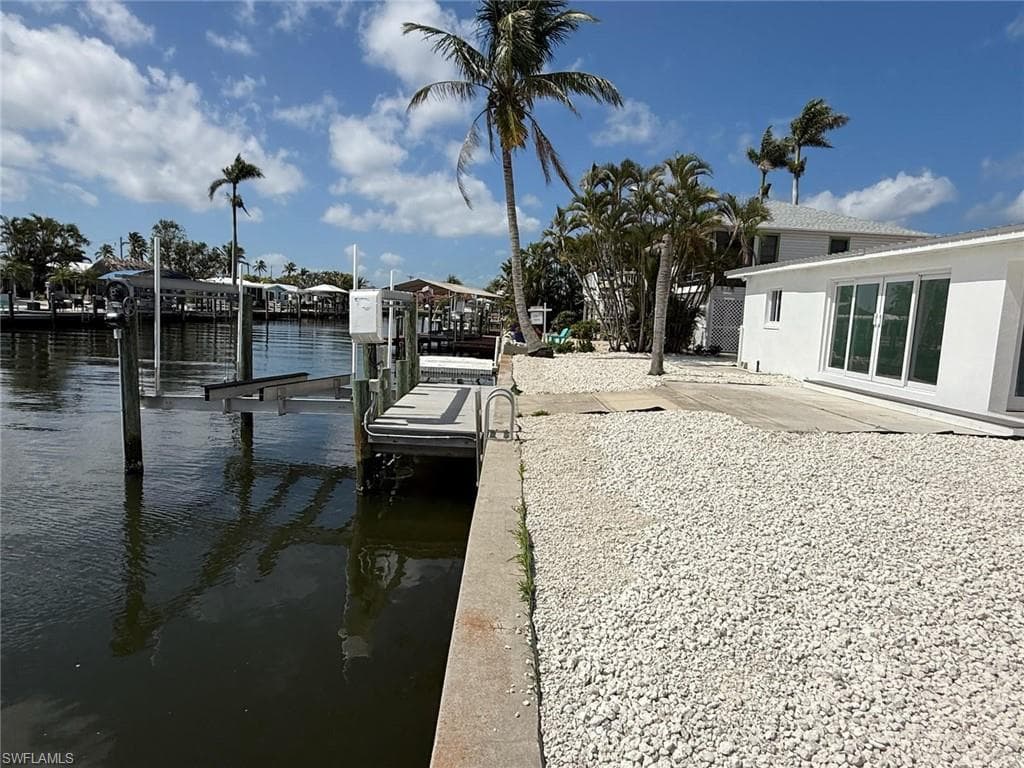 2823 Janet St, Matlacha, FL 33993-17
