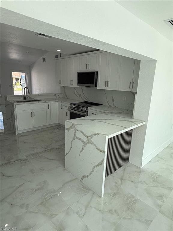 2823 Janet St, Matlacha, FL 33993-7