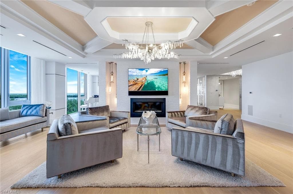 6897 Grenadier Blvd 601, Naples, FL 34108-14