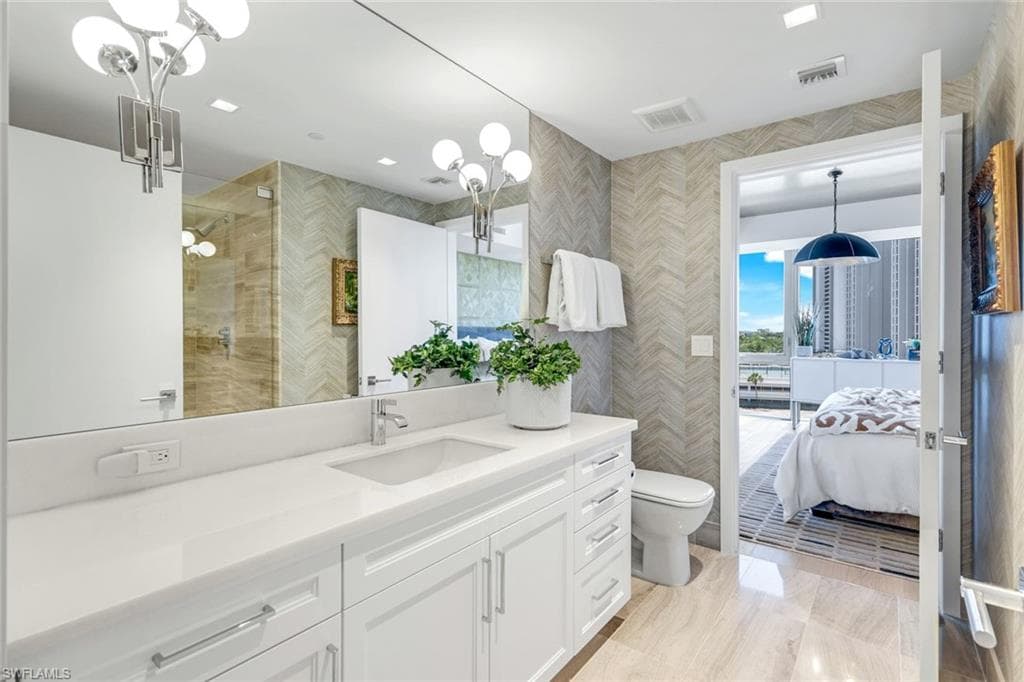 6897 Grenadier Blvd 601, Naples, FL 34108-27
