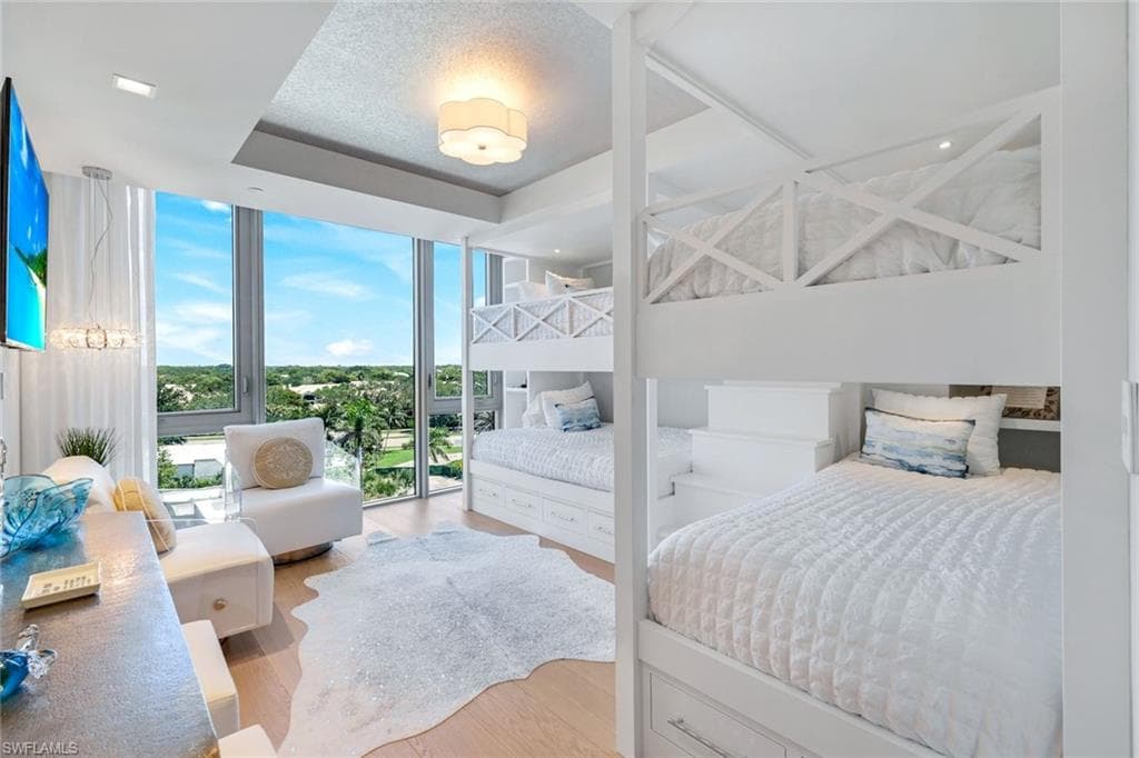 6897 Grenadier Blvd 601, Naples, FL 34108-28