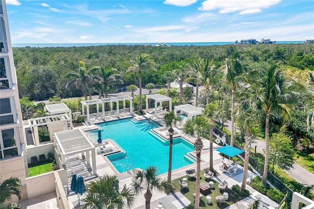 6897 Grenadier Blvd 601, Naples, FL 34108-47