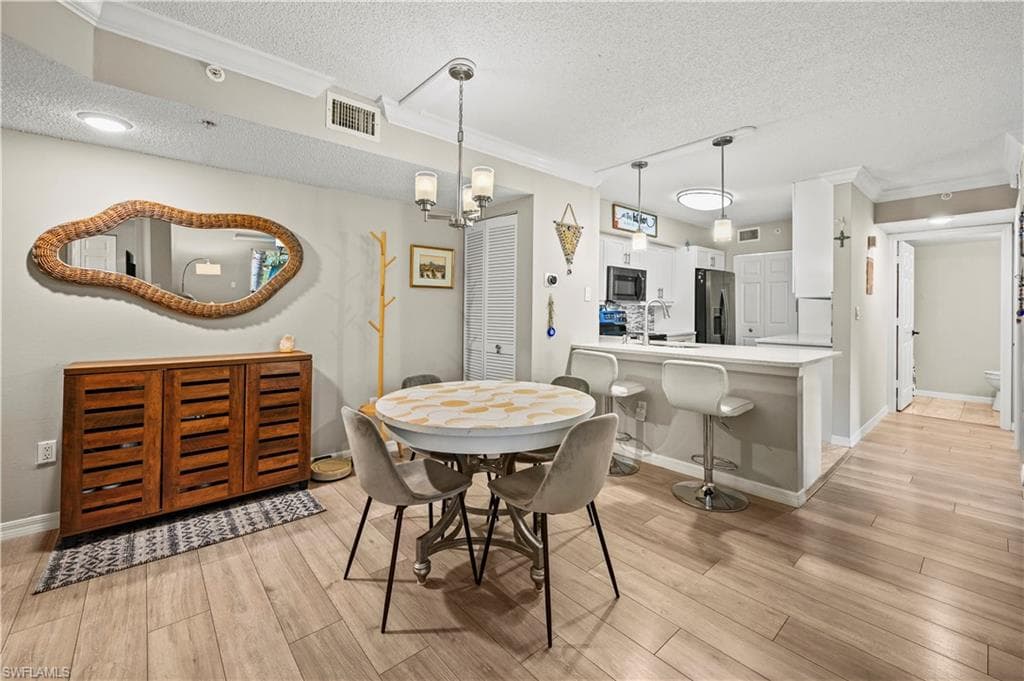 /property-images/225048760-2.jpg