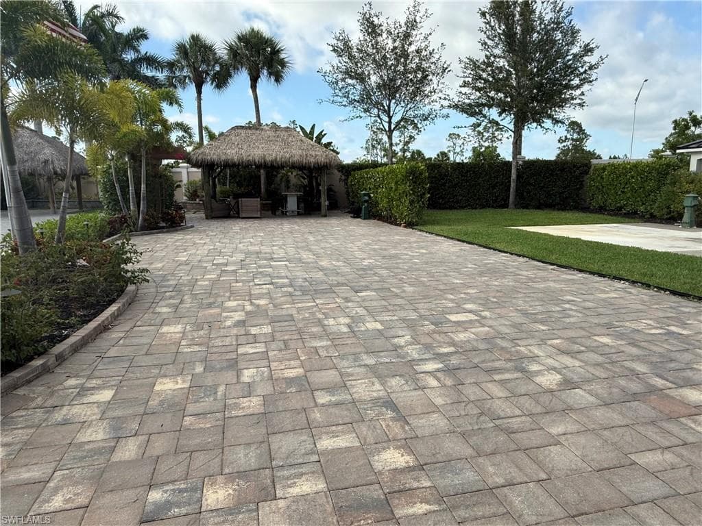 /property-images/225049204-2.jpg