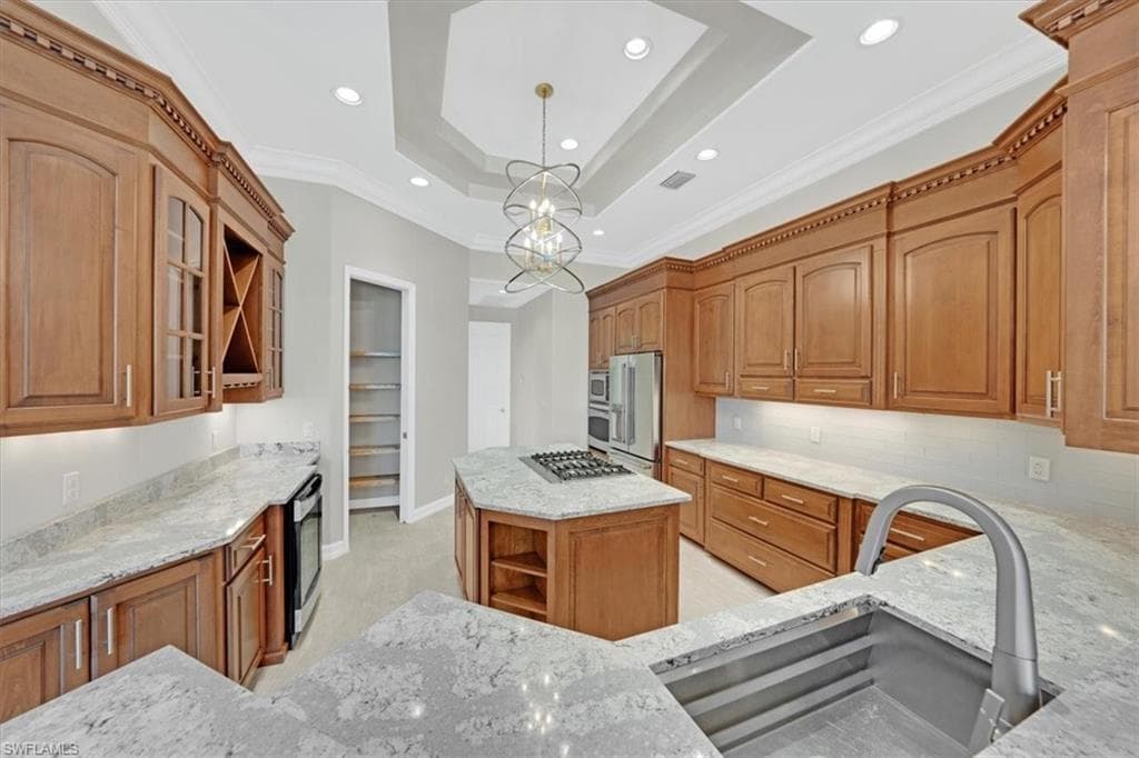 2366 Alexander Palm Dr, Naples, FL 34105-8
