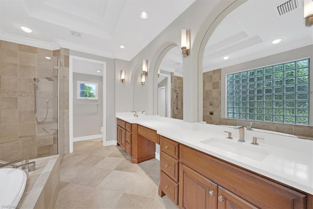 2366 Alexander Palm Dr, Naples, FL 34105-15