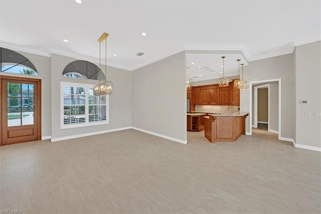 2366 Alexander Palm Dr, Naples, FL 34105-2