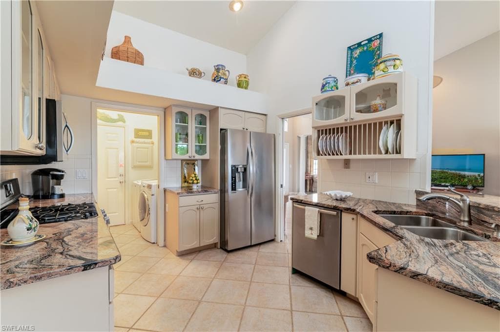 171 Cays Dr, Naples, FL 34114-12