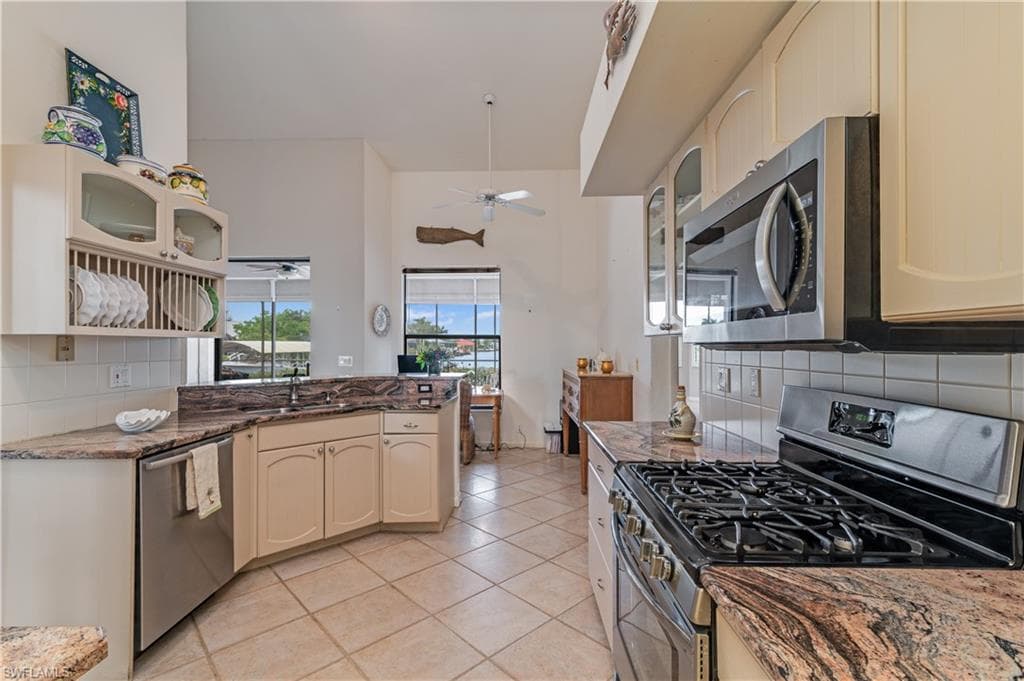 171 Cays Dr, Naples, FL 34114-13