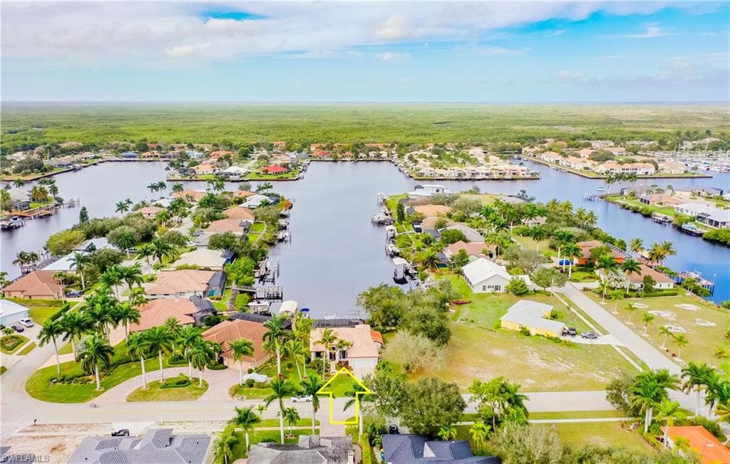 171 Cays Dr, Naples, FL 34114-1