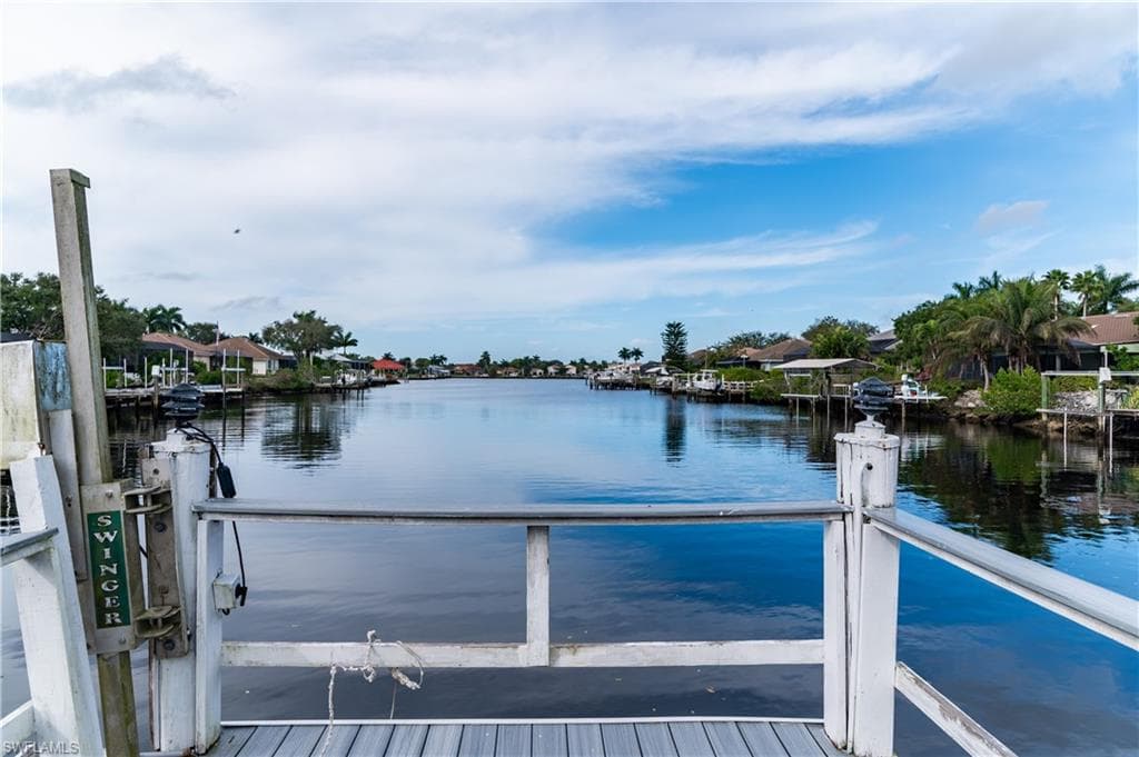 171 Cays Dr, Naples, FL 34114-29