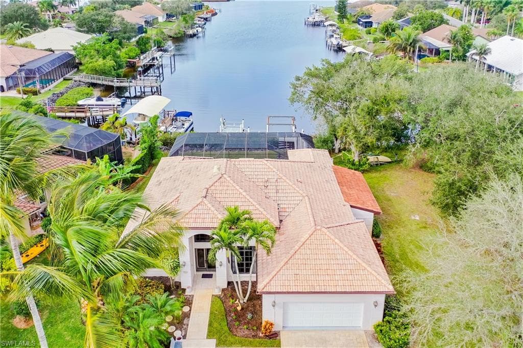171 Cays Dr, Naples, FL 34114-32