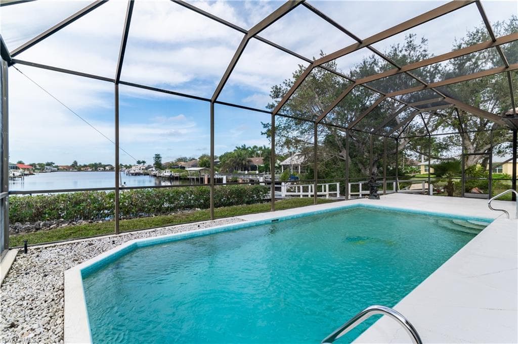 171 Cays Dr, Naples, FL 34114-2