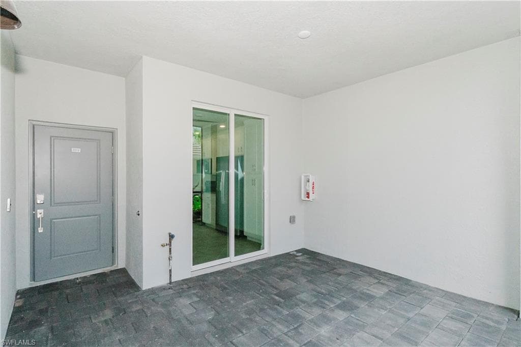 /property-images/225054864-2.jpg