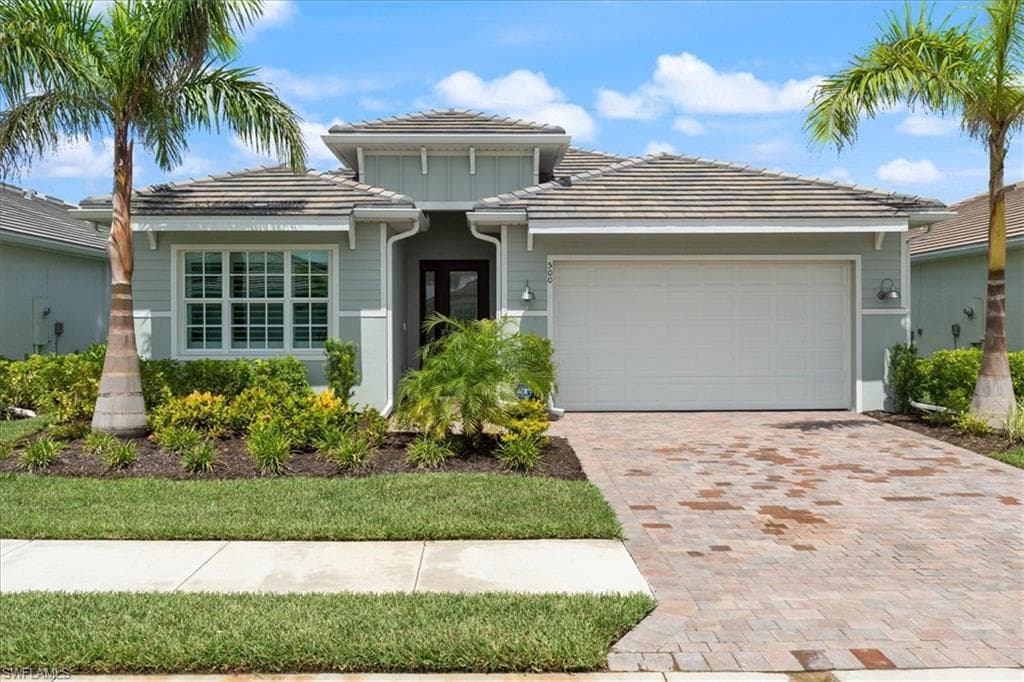 500 Polihale Way, Naples, FL 34114-4