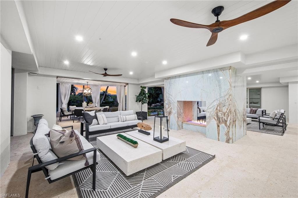3675 Gordon Dr, Naples, FL 34102-35