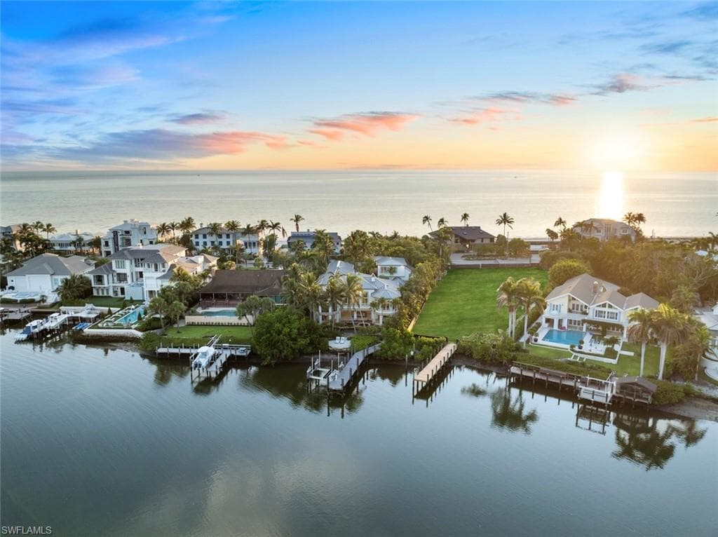 3675 Gordon Dr, Naples, FL 34102-2