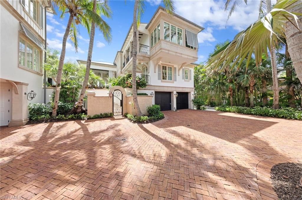 3675 Gordon Dr, Naples, FL 34102-46
