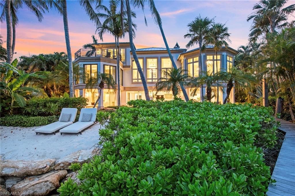 3675 Gordon Dr, Naples, FL 34102-3