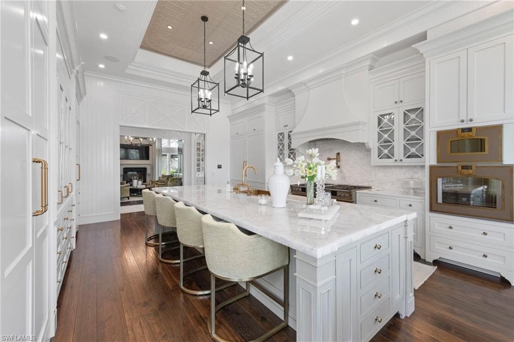 3675 Gordon Dr, Naples, FL 34102-7