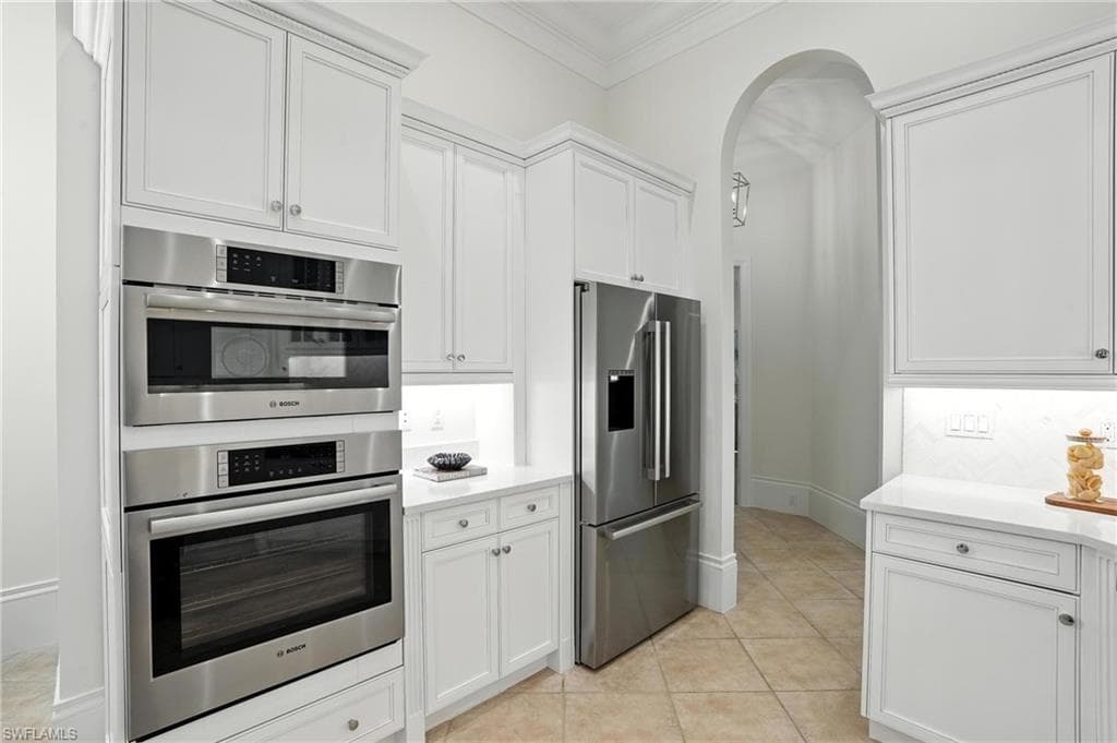 2547 Avila Ln, Naples, FL 34105-13