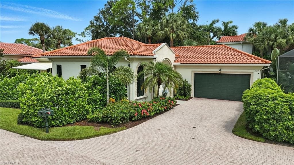 2547 Avila Ln, Naples, FL 34105-1