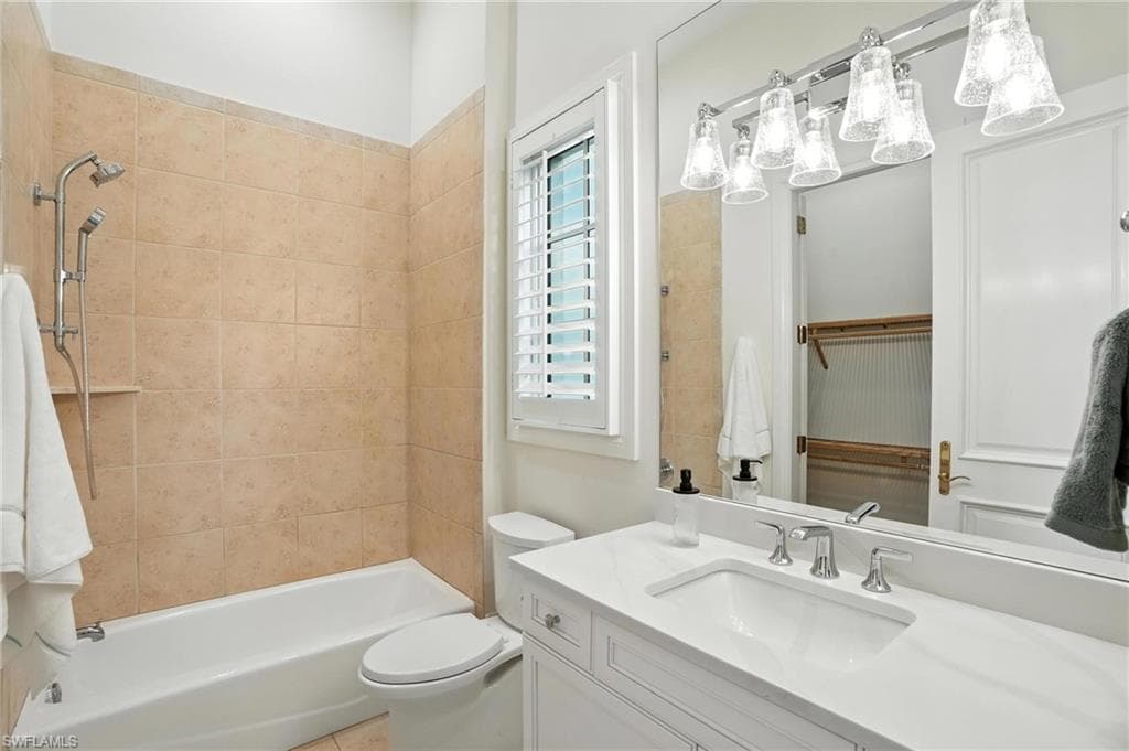 2547 Avila Ln, Naples, FL 34105-30