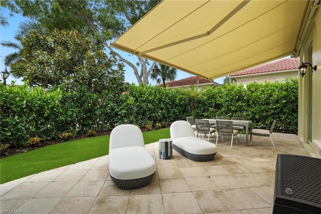 2547 Avila Ln, Naples, FL 34105-38