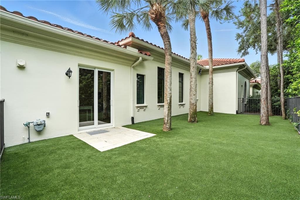 2547 Avila Ln, Naples, FL 34105-40